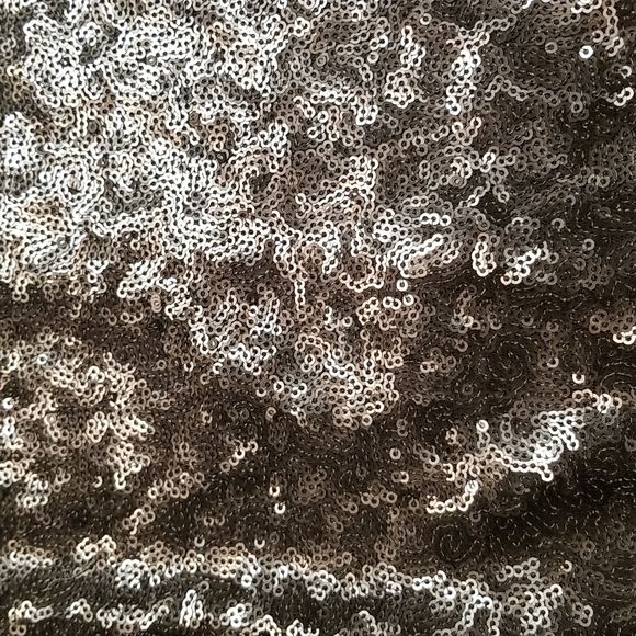 Gap Dark Pewter Sequin Mini Skirt; Size 6 - Picture 4 of 7